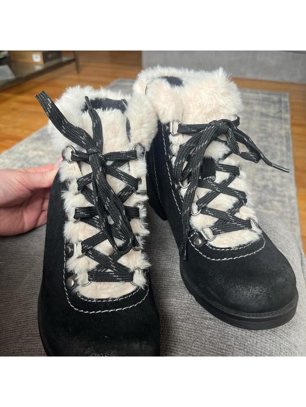 Earth Origins black faux fur trim ankle boots - Picture 2 of 7